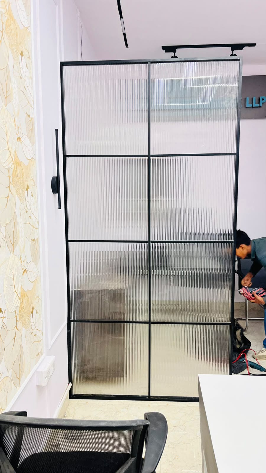 Slim Sliding Window Design